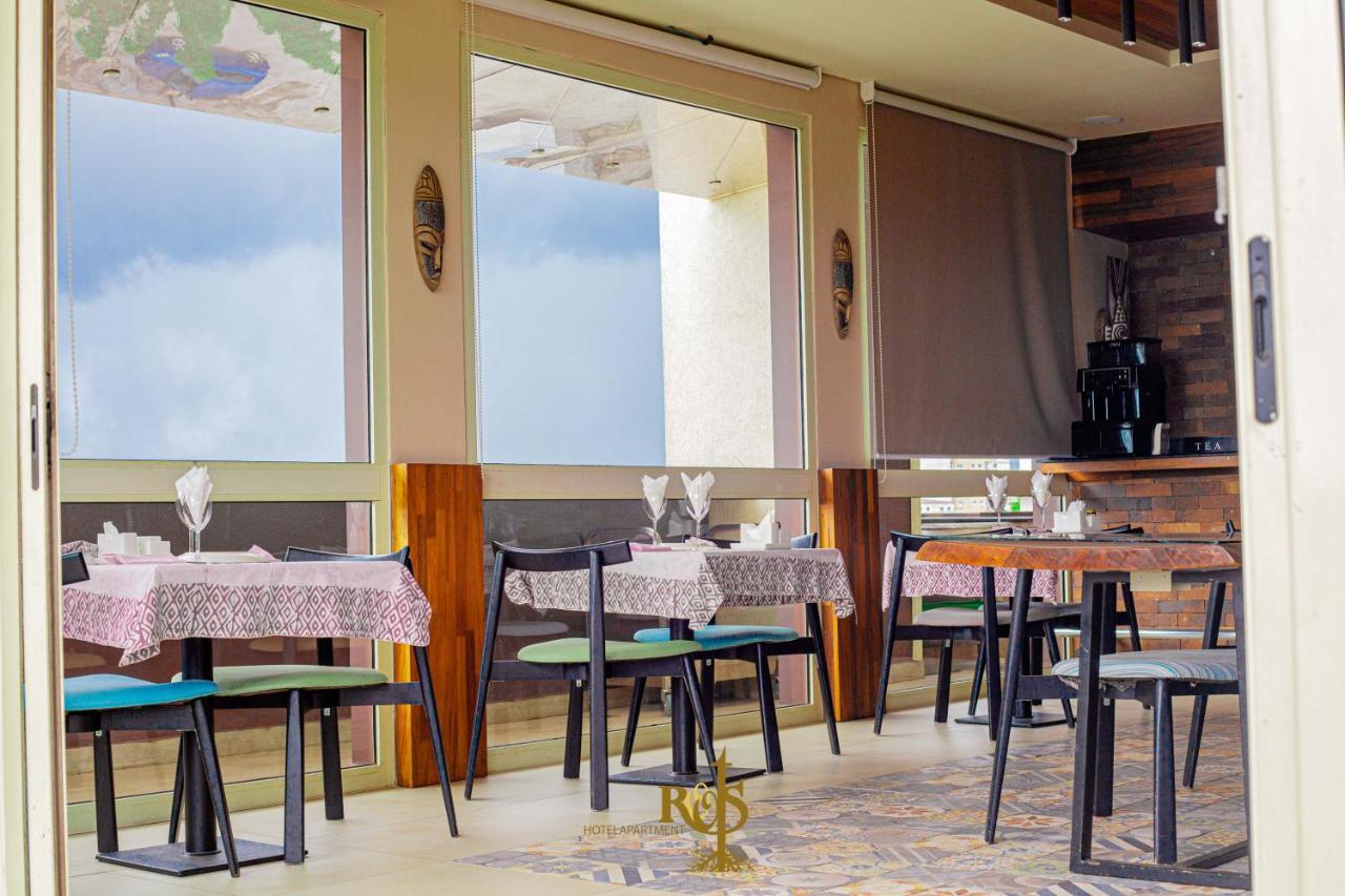Roots Hotel Apartments Abidjan Bagian luar foto