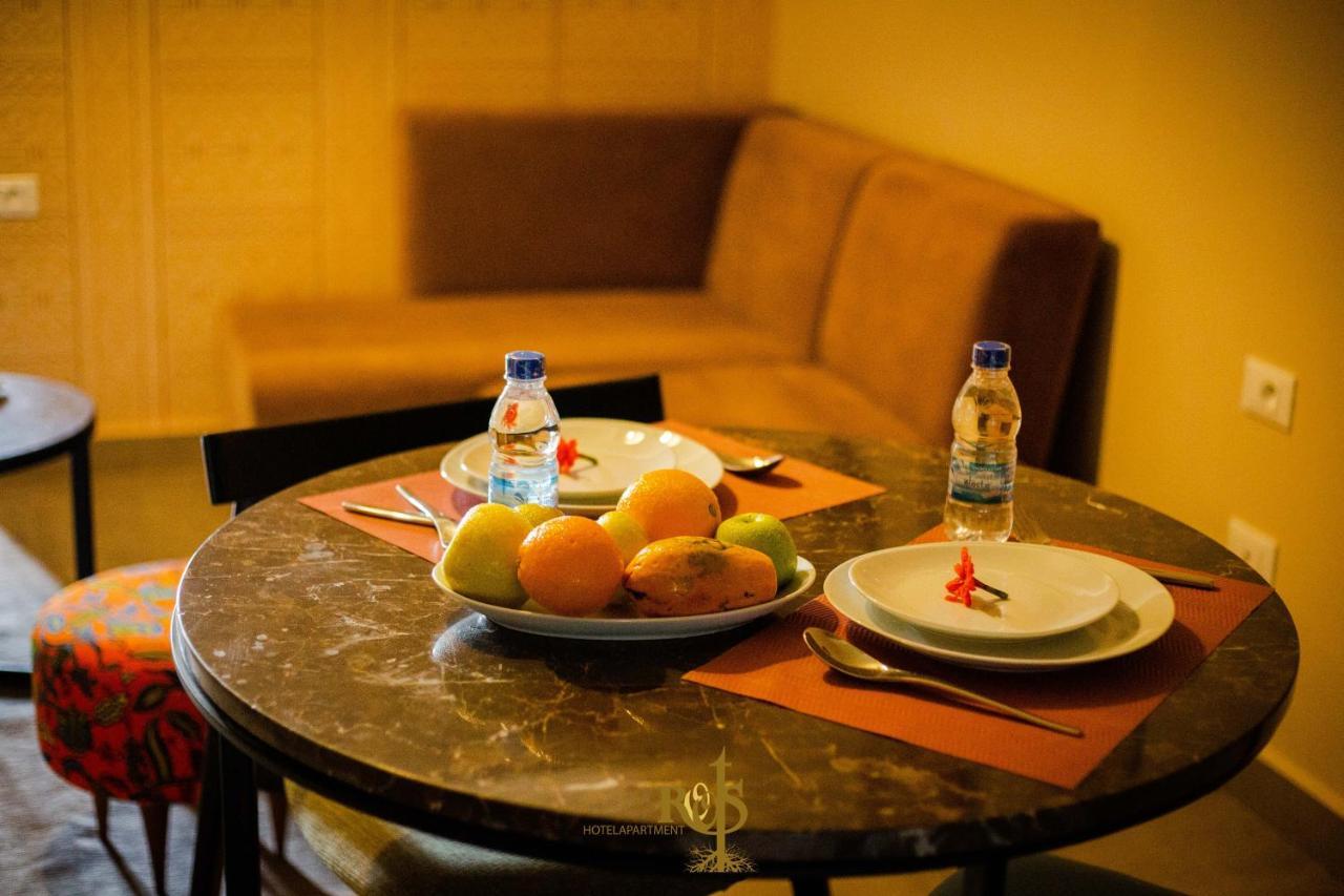 Roots Hotel Apartments Abidjan Bagian luar foto