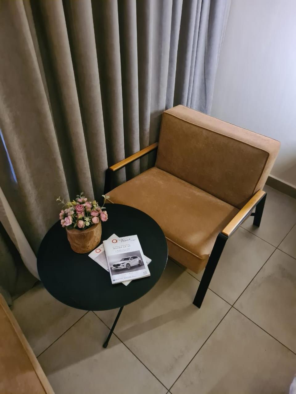 Roots Hotel Apartments Abidjan Bagian luar foto