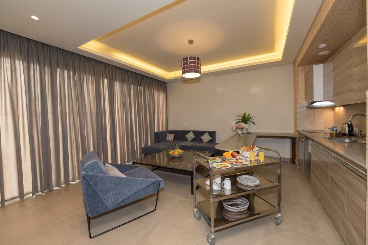 Roots Hotel Apartments Abidjan Bagian luar foto